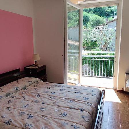Attico Nel Borgo Apartment Torri Del Benaco Bagian luar foto