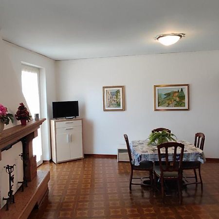 Attico Nel Borgo Apartment Torri Del Benaco Bagian luar foto