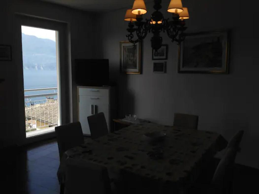 Attico Nel Borgo Apartment Torri Del Benaco Bagian luar foto