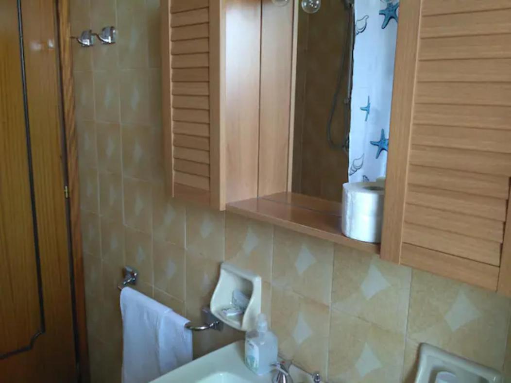 Attico Nel Borgo Apartment Torri Del Benaco Bagian luar foto