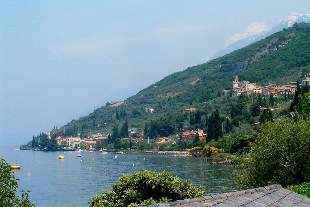 Attico Nel Borgo Apartment Torri Del Benaco Bagian luar foto