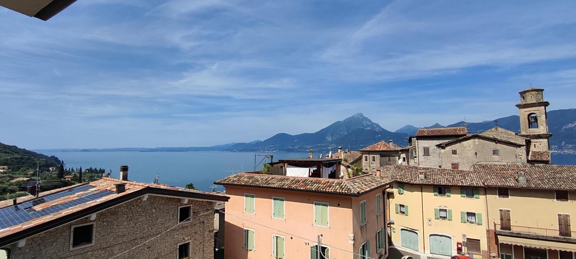 Attico Nel Borgo Apartment Torri Del Benaco Bagian luar foto